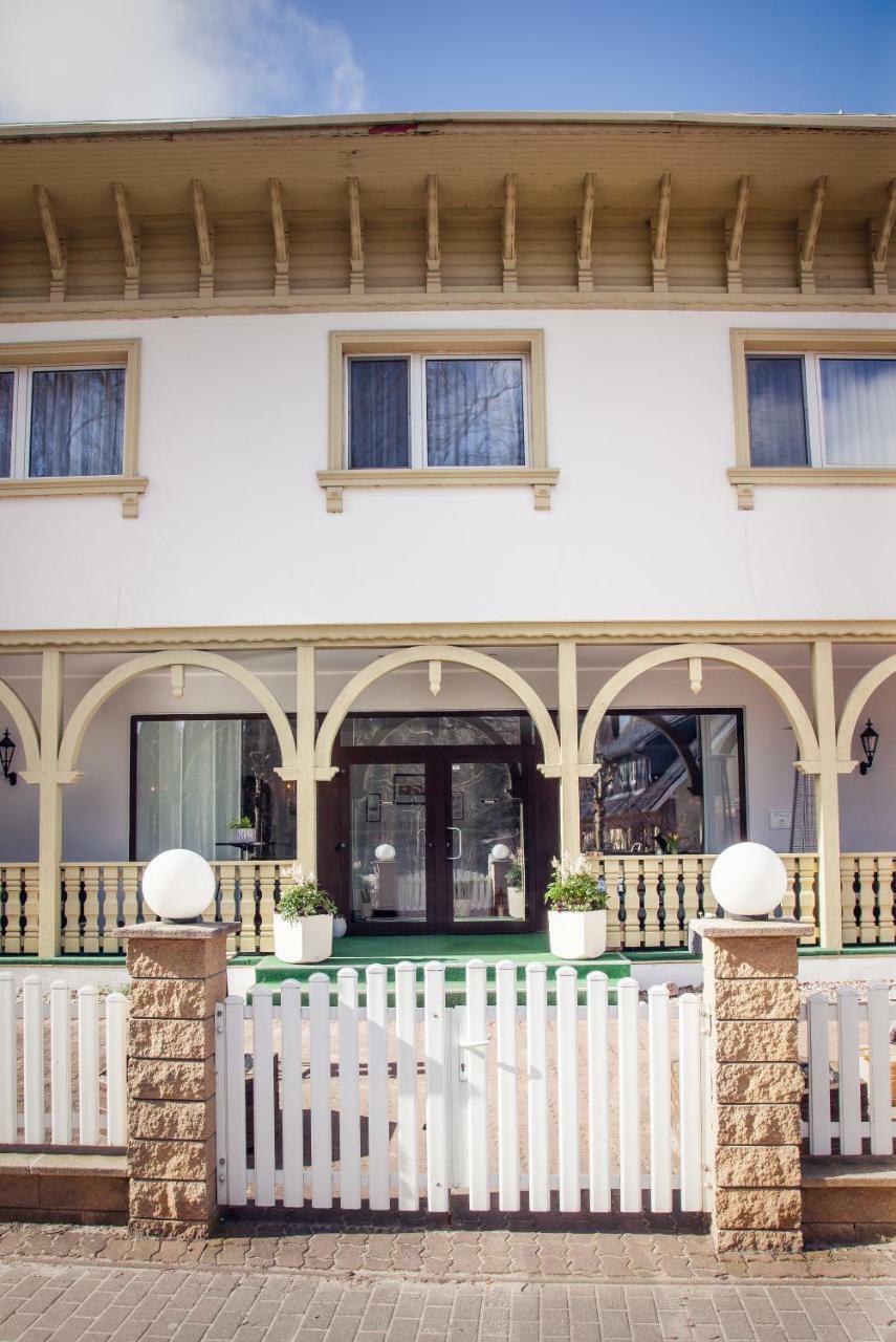 Hotel Altes Kurhaus Baabe Exterior photo